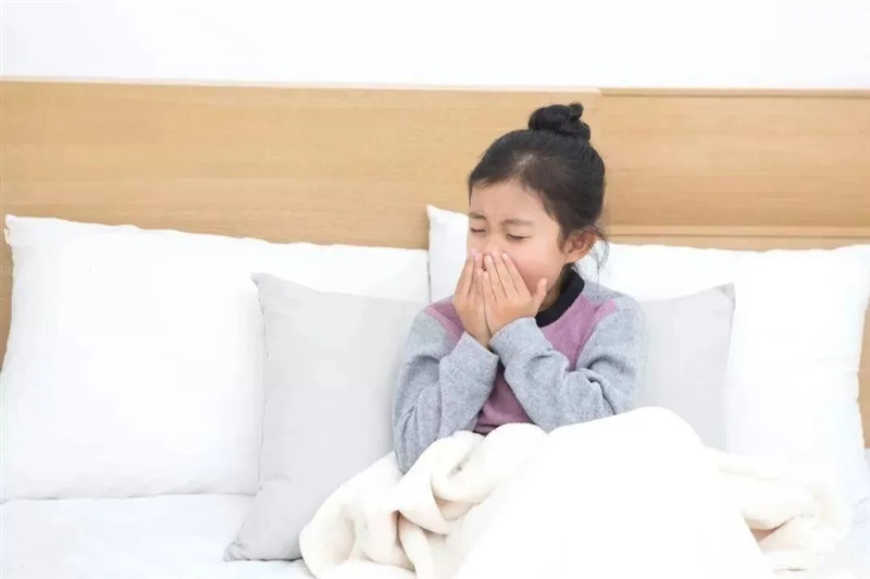 孩子咳嗽反反复复，是普通感冒还是肺炎？3招教你辨别
